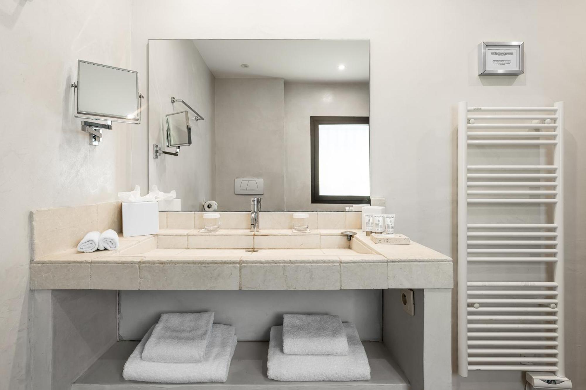 Hotel Cosy, & 5*