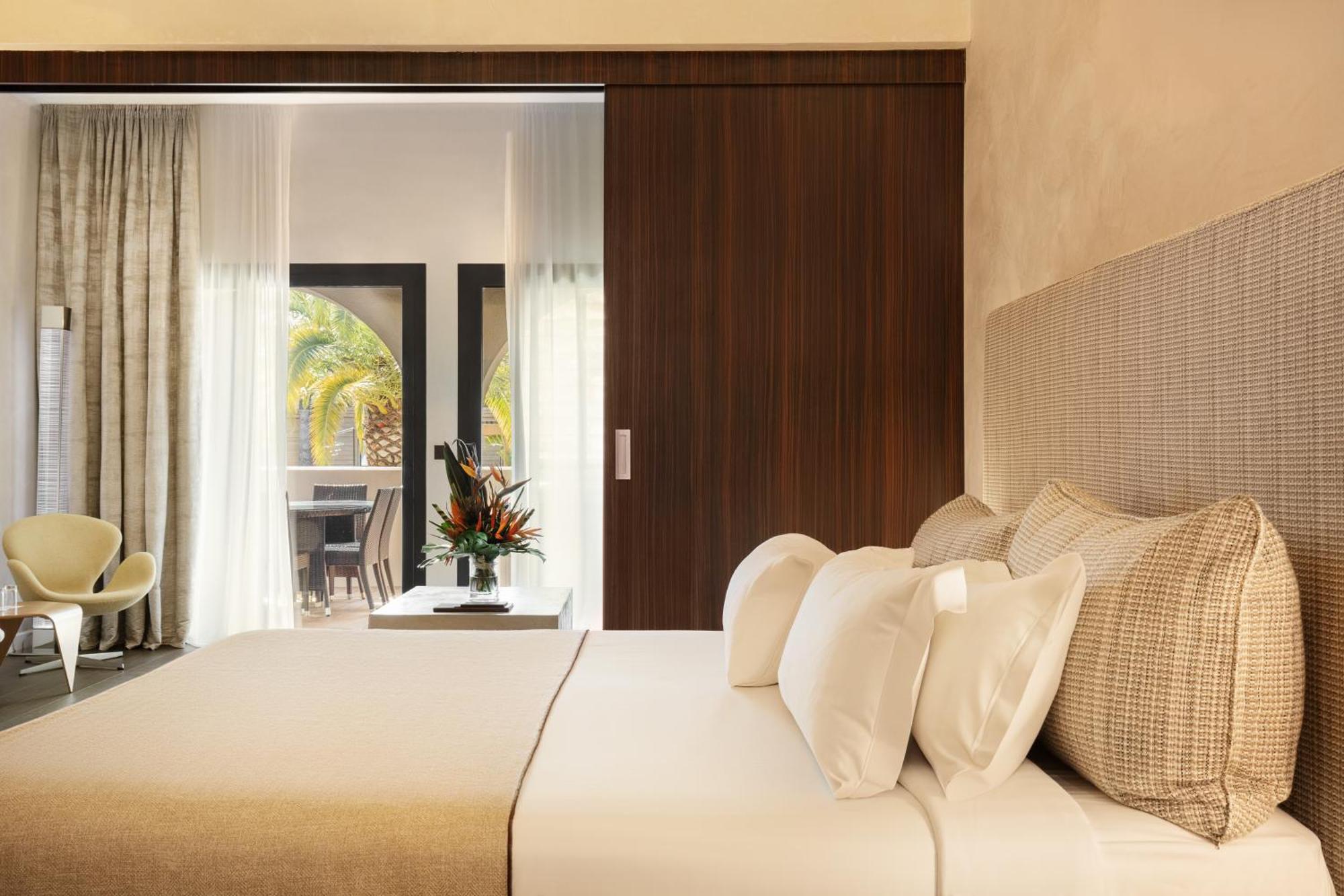 Cosy, & Hotel